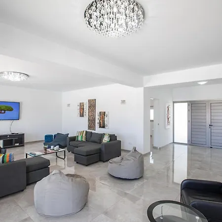 Amazing On Protaras With Private Pool Protaras 1586 וילה *