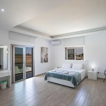 Amazing On Protaras With Private Pool Protaras 1586 فيلة باراليمني
