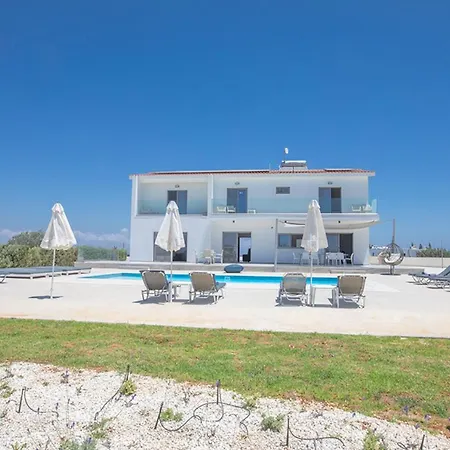 Amazing On Protaras With Private Pool Protaras 1586 باراليمني